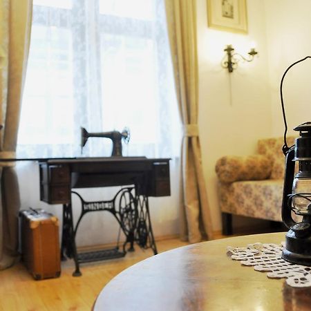Traditional Slovak Apartment Bratislava Bagian luar foto