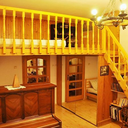 Traditional Slovak Apartment Bratislava Bagian luar foto