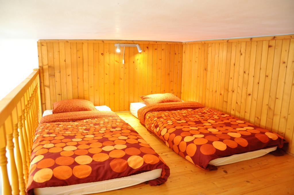 Traditional Slovak Apartment Bratislava Bagian luar foto