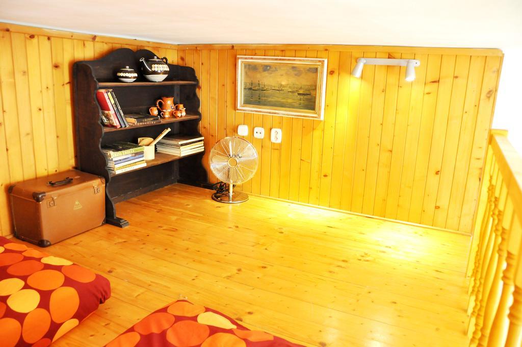 Traditional Slovak Apartment Bratislava Bagian luar foto