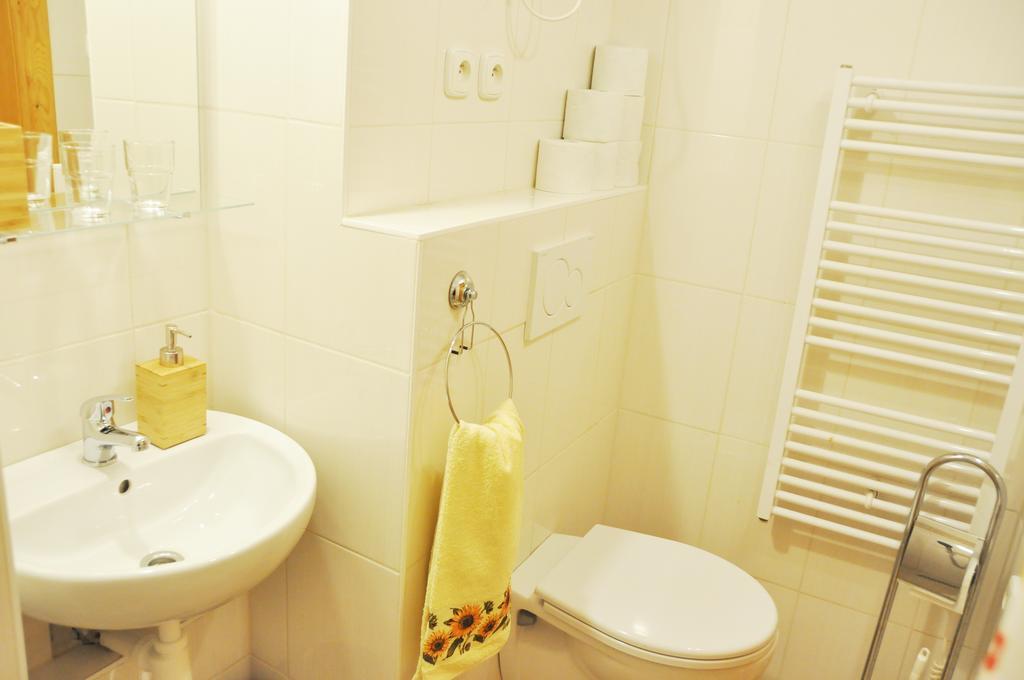 Traditional Slovak Apartment Bratislava Bagian luar foto