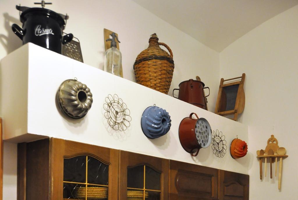 Traditional Slovak Apartment Bratislava Bagian luar foto