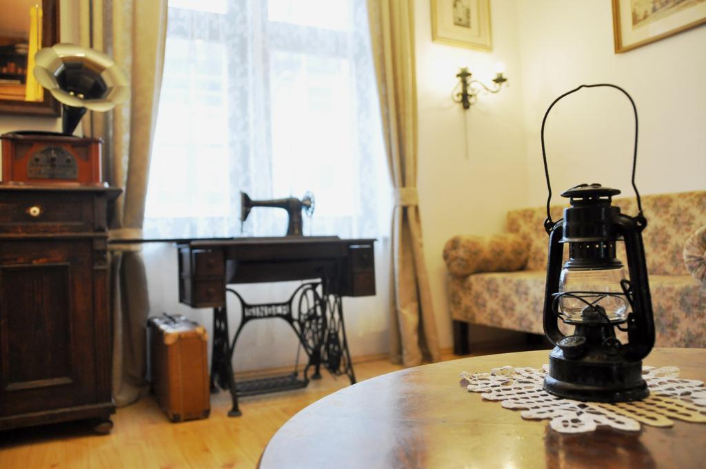 Traditional Slovak Apartment Bratislava Bagian luar foto