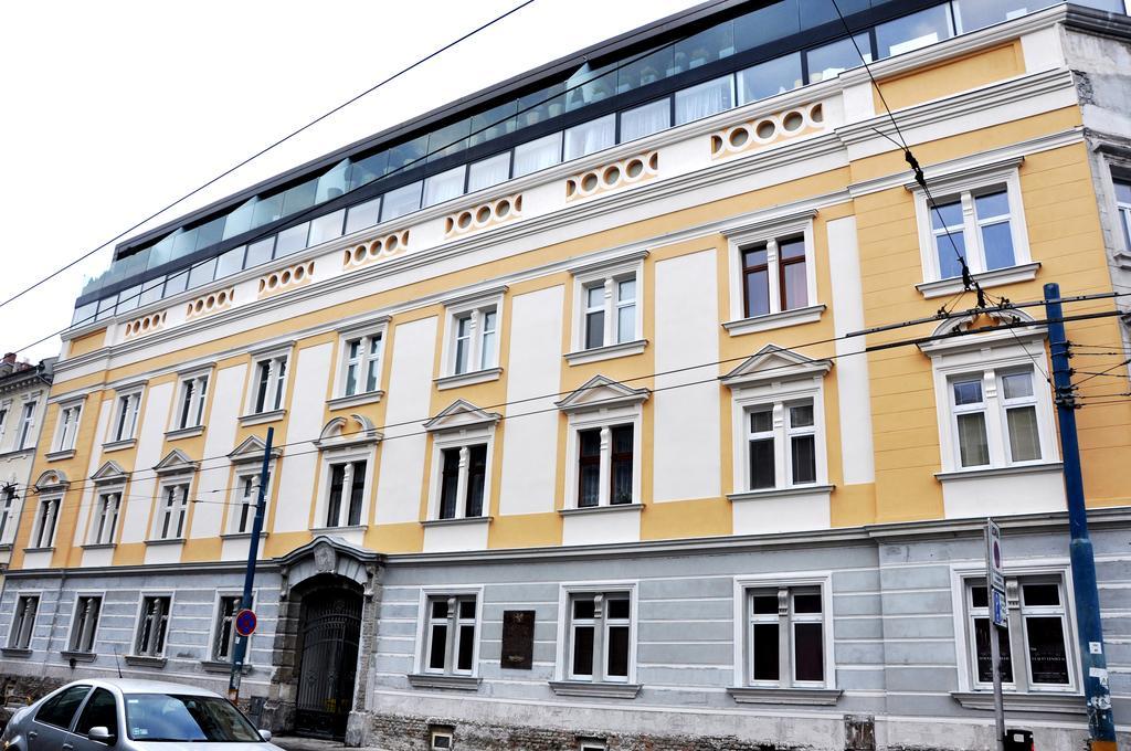 Traditional Slovak Apartment Bratislava Bagian luar foto